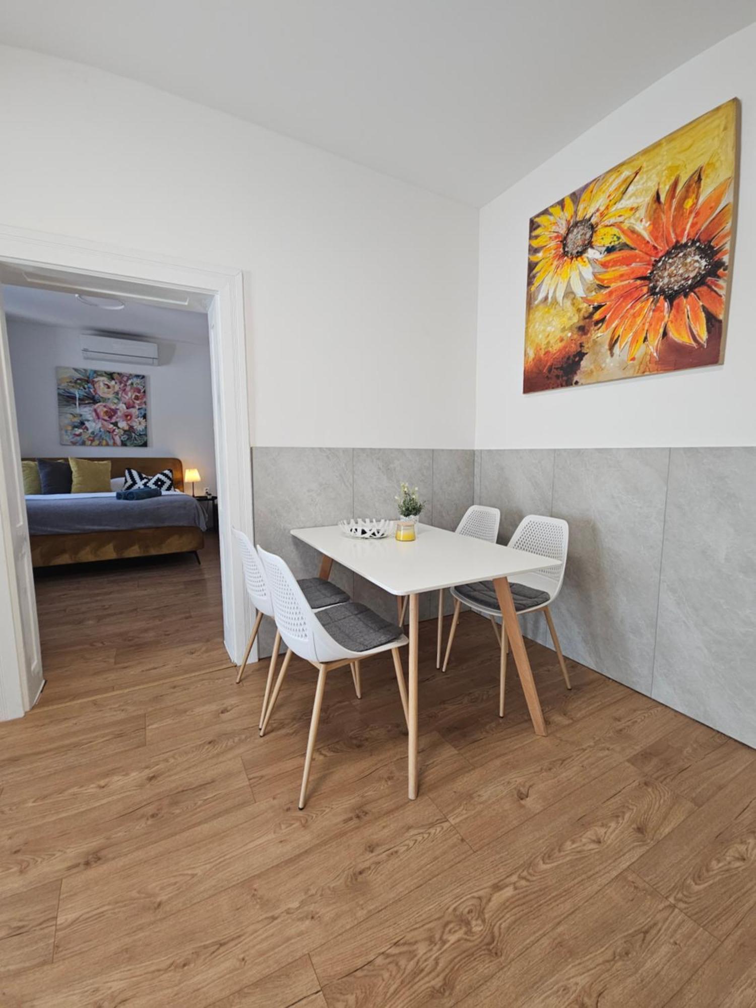 Apartmany Centro & Jacuzzi Piest'any Exterior photo