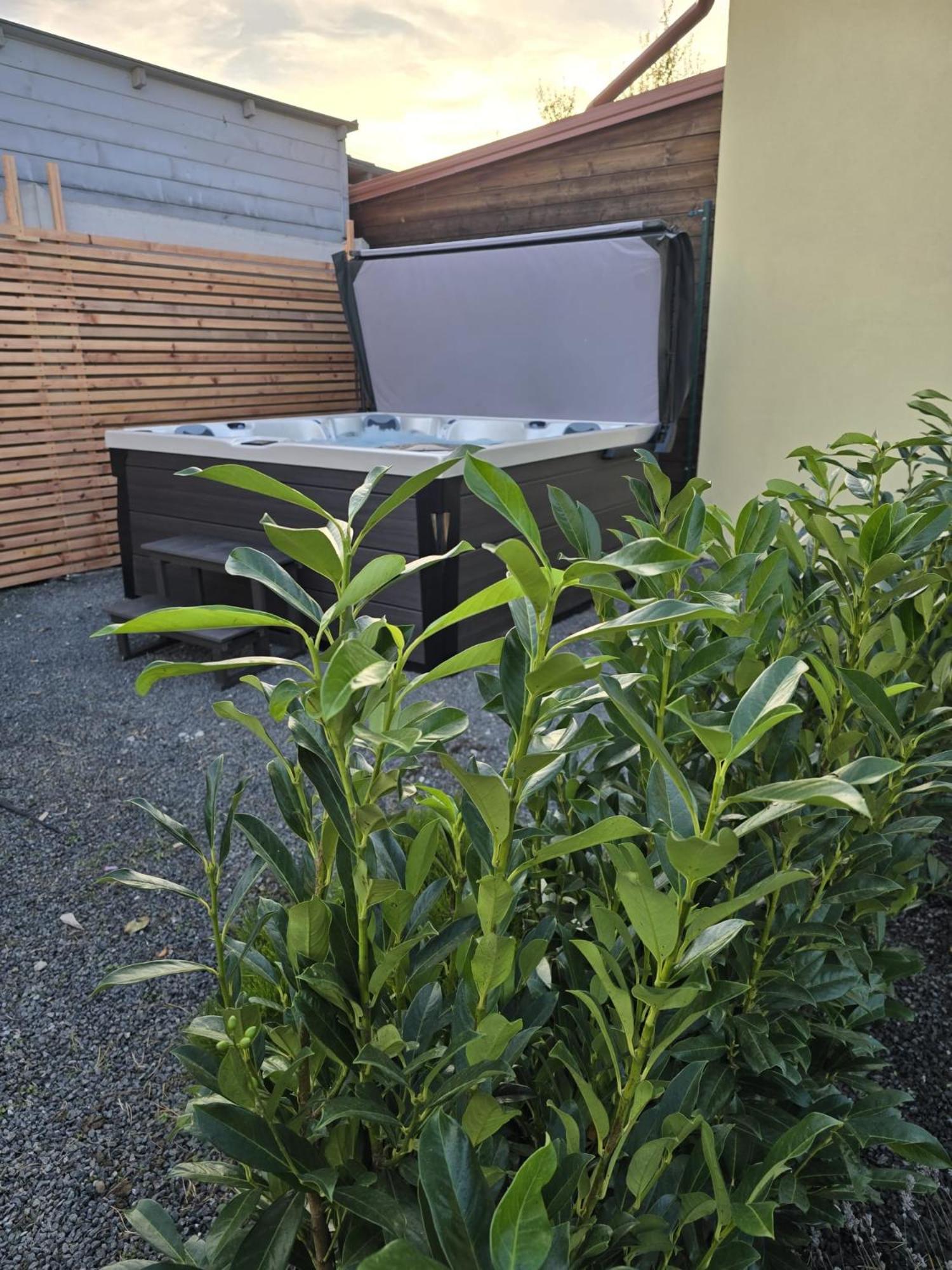 Apartmany Centro & Jacuzzi Piest'any Exterior photo